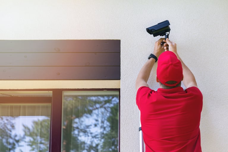 Should I Use a CCTV Installation Service?